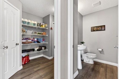 35 Crestmont Drive Sw, Calgary, AB 