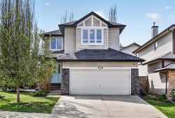 35 Crestmont Drive SW Calgary, AB T3B 5X7
