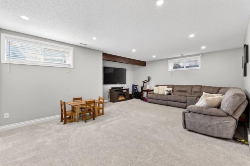 35 Crestmont Drive Sw, Calgary, AB 