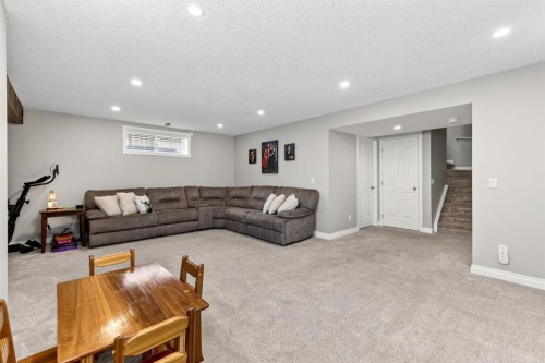 35 Crestmont Drive Sw, Calgary, AB 