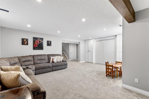 35 Crestmont Drive Sw, Calgary, AB 