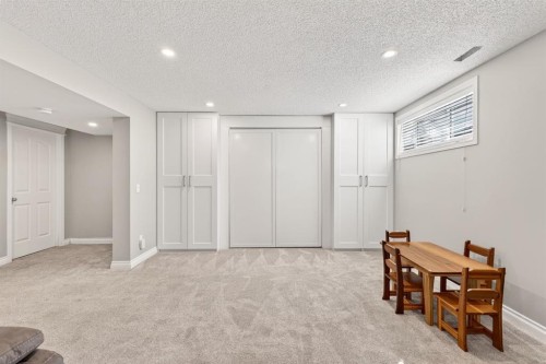 35 Crestmont Drive Sw, Calgary, AB 