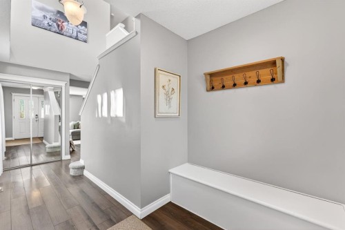 35 Crestmont Drive Sw, Calgary, AB 