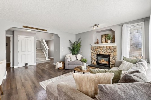 35 Crestmont Drive Sw, Calgary, AB 