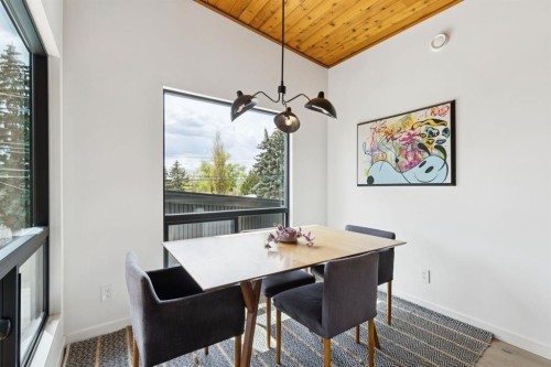 4427 Charleswood Drive Nw, Calgary, AB - Indoor Photo Showing Dining Room