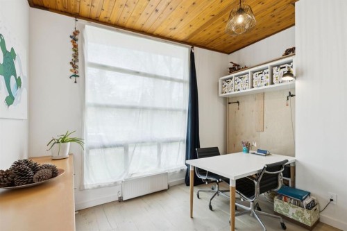 4427 Charleswood Drive Nw, Calgary, AB - Indoor