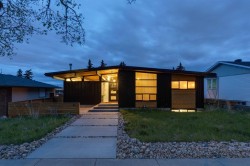 4427 Charleswood Drive NW Calgary, AB T2L 2E3