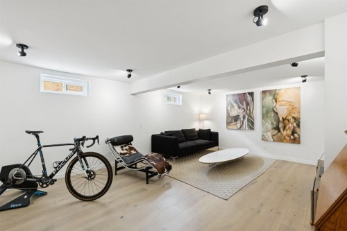 4427 Charleswood Drive Nw, Calgary, AB - Indoor