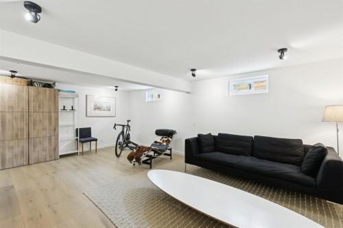 4427 Charleswood Drive Nw, Calgary, AB - Indoor