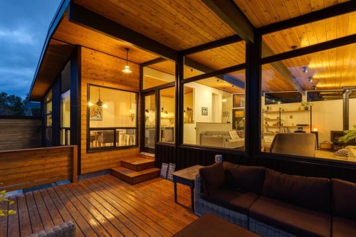 4427 Charleswood Drive Nw, Calgary, AB -  With Deck Patio Veranda With Exterior