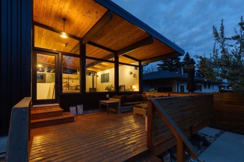 4427 Charleswood Drive Nw, Calgary, AB - 