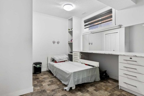 49 Redstone Heath Ne, Calgary, AB - Indoor Photo Showing Bedroom