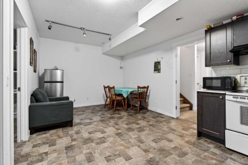 49 Redstone Heath Ne, Calgary, AB - Indoor Photo Showing Kitchen