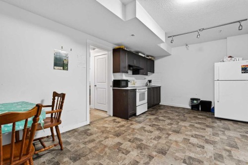 49 Redstone Heath Ne, Calgary, AB - Indoor Photo Showing Kitchen