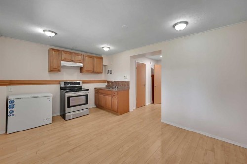 51 Covington Rise Ne, Calgary, AB - Indoor Photo Showing Kitchen