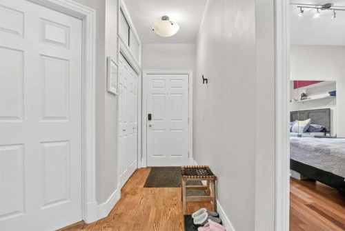 205-2 14 Street Nw, Calgary, AB - Indoor Photo Showing Other Room