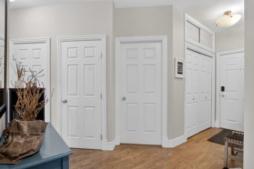 205-2 14 Street Nw, Calgary, AB - Indoor Photo Showing Other Room