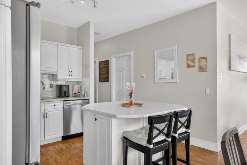 205-2 14 Street Nw, Calgary, AB - Indoor