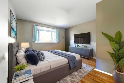 48 Franklin Drive Se, Calgary, AB - Indoor Photo Showing Bedroom