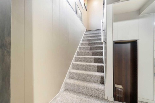 48 Franklin Drive Se, Calgary, AB - Indoor Photo Showing Other Room
