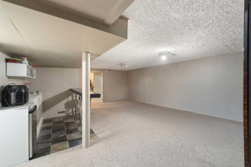48 Franklin Drive Se, Calgary, AB - Indoor