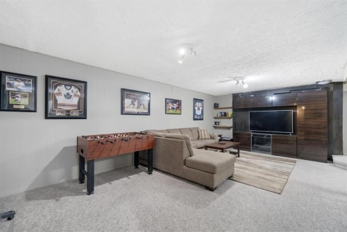 48 Franklin Drive Se, Calgary, AB - Indoor