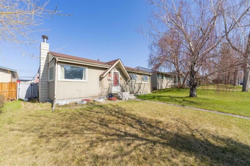 48 Franklin Drive Se, Calgary, AB - Outdoor
