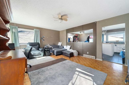 48 Franklin Drive Se, Calgary, AB - Indoor Photo Showing Other Room