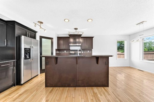 6 Cougarstone Crescent Sw, Calgary, AB - Indoor Photo Showing Kitchen