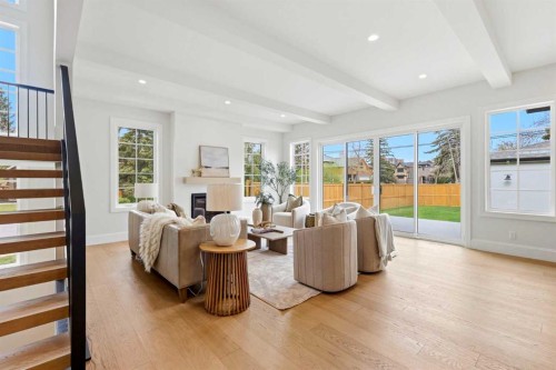 703 35 Street Nw, Calgary, AB - Indoor Photo Showing Living Room
