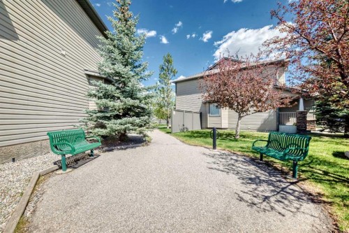 65 Spring Meadows Bay, Okotoks, AB - Outdoor