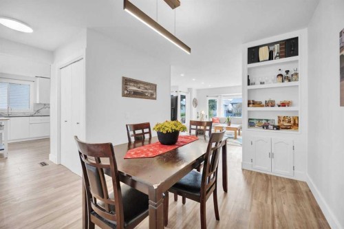 22 Sandstone Crescent Se, Airdrie, AB - Indoor Photo Showing Dining Room