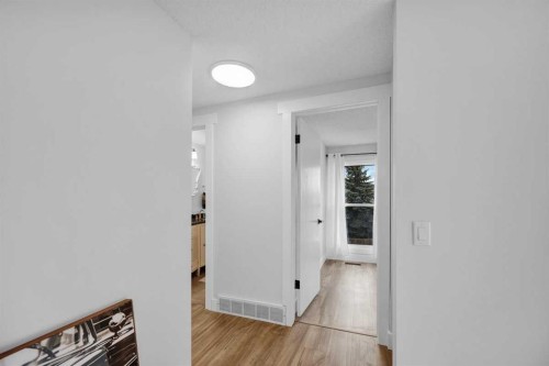 22 Sandstone Crescent Se, Airdrie, AB - Indoor Photo Showing Other Room