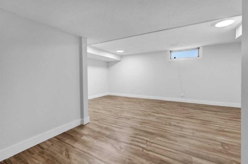 22 Sandstone Crescent Se, Airdrie, AB - Indoor