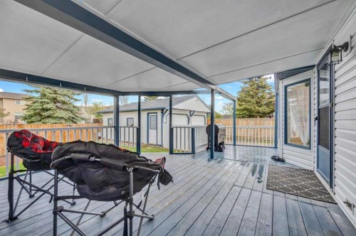 22 Sandstone Crescent Se, Airdrie, AB - Outdoor With Deck Patio Veranda With Exterior