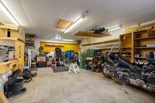 18 Moberly Crescent, Fort Mcmurray, AB - Indoor Photo Showing Garage