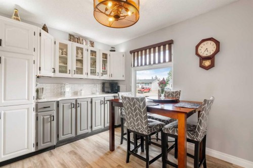 18 Moberly Crescent, Fort Mcmurray, AB - Indoor Photo Showing Dining Room