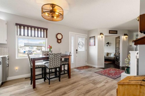 18 Moberly Crescent, Fort Mcmurray, AB - Indoor Photo Showing Dining Room