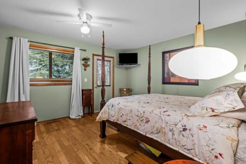 146 Cougar Point Road, Canmore, AB - Indoor Photo Showing Bedroom