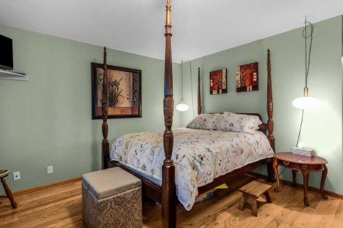 146 Cougar Point Road, Canmore, AB - Indoor Photo Showing Bedroom
