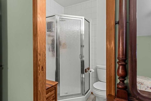 146 Cougar Point Road, Canmore, AB - Indoor Photo Showing Bathroom
