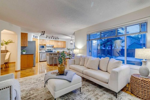 268 Mt Brewster Circle Se, Calgary, AB - Indoor Photo Showing Living Room
