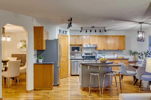 268 Mt Brewster Circle Se, Calgary, AB - Indoor Photo Showing Kitchen