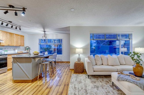 268 Mt Brewster Circle Se, Calgary, AB - Indoor