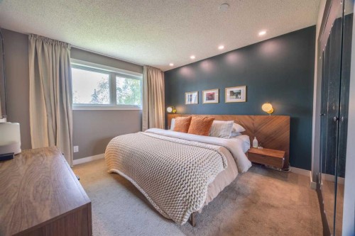 6716 Ranchview Drive Nw, Calgary, AB - Indoor Photo Showing Bedroom