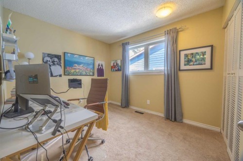 6716 Ranchview Drive Nw, Calgary, AB - Indoor Photo Showing Other Room