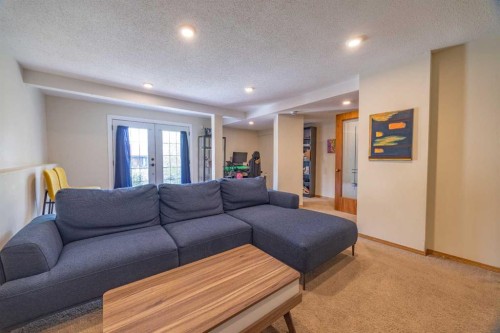 6716 Ranchview Drive Nw, Calgary, AB - Indoor Photo Showing Living Room