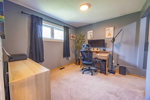 6716 Ranchview Drive Nw, Calgary, AB - Indoor Photo Showing Office