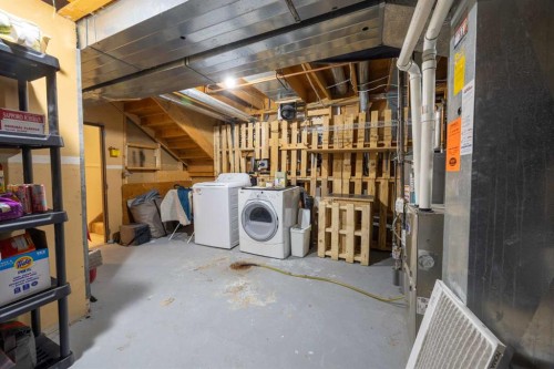 6716 Ranchview Drive Nw, Calgary, AB - Indoor Photo Showing Laundry Room