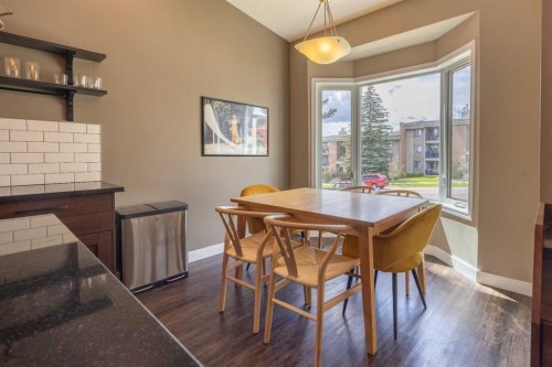 6716 Ranchview Drive Nw, Calgary, AB - Indoor Photo Showing Dining Room